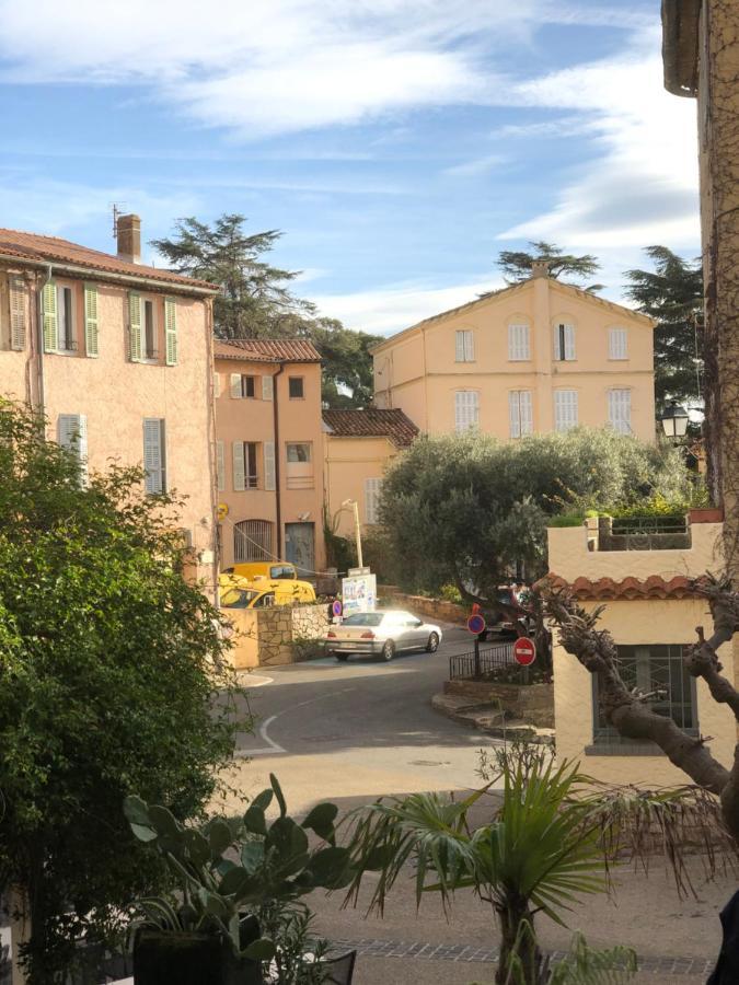 Maison De Vacances Medievale Bormes-Les-Mimosas Village Bagian luar foto