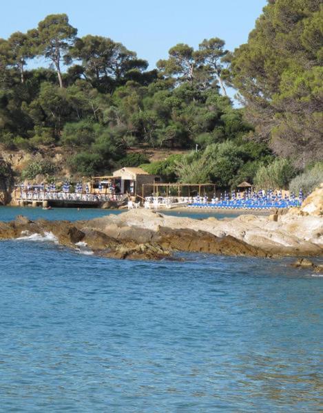 Maison De Vacances Medievale Bormes-Les-Mimosas Village Bagian luar foto